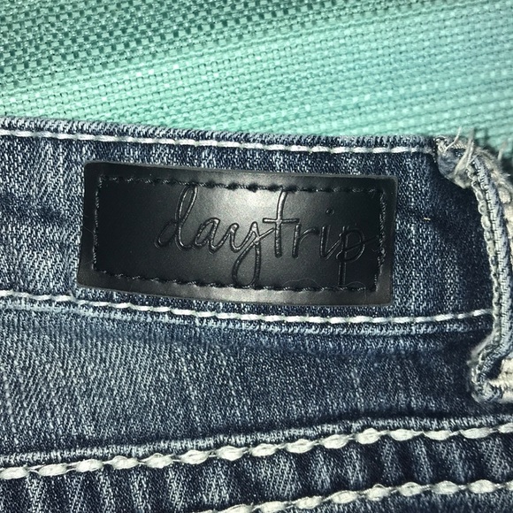 Sold - Picture 4 of 6